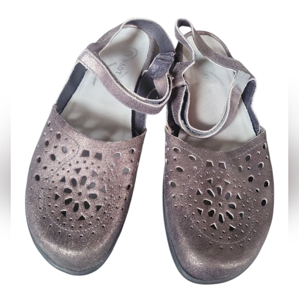 Naot Women's Shimmery Metallic Cutout Strappy Mary Jane Closed Toe Sandals 41